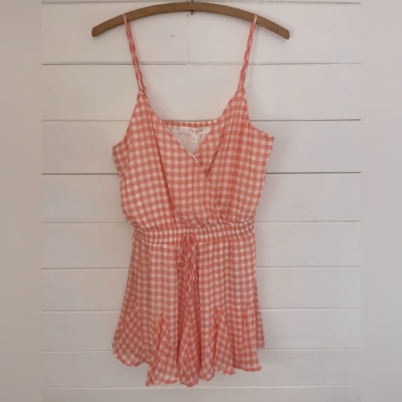 Row A Surplice Romper in Pink White Gingham Check Sz MEDIUM NWT NORDSTROM - Picture 2 of 4